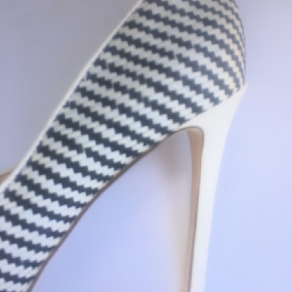 Stripped Pattern Shoes - Picture 6 of 7